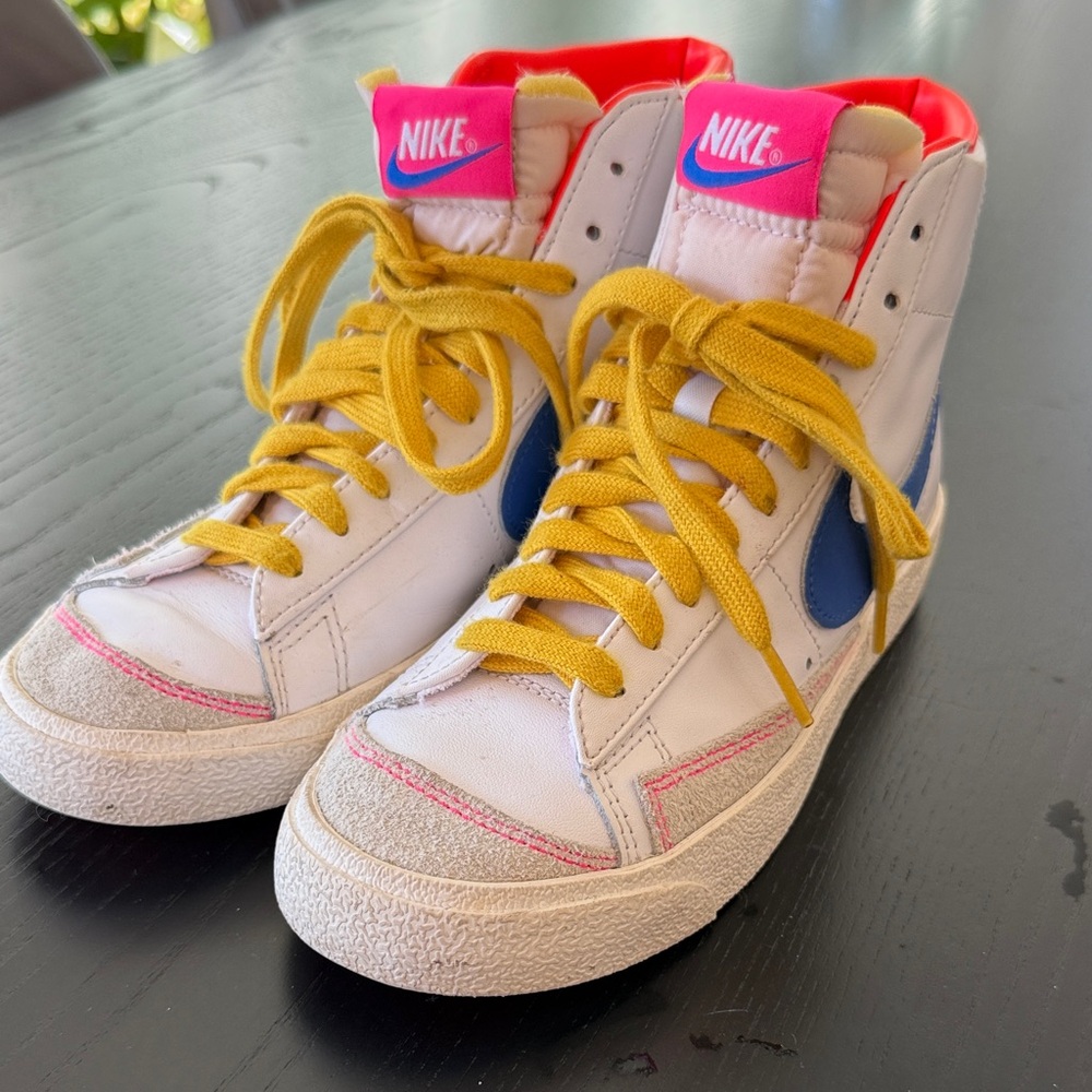 Nike Blazer Mid ’77 ACG White Blue Pink Orange Women’s Size 6